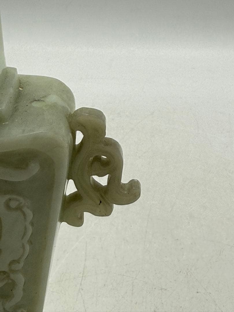 玉？　蝶彫扁瓶　306g 送料込み260117