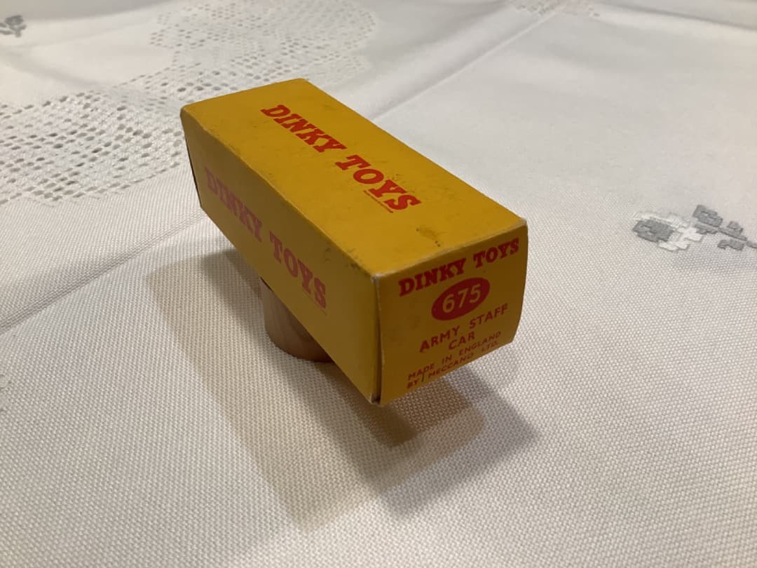 美品　DINKY TOYS ARMY STAFF CAR ミニカー