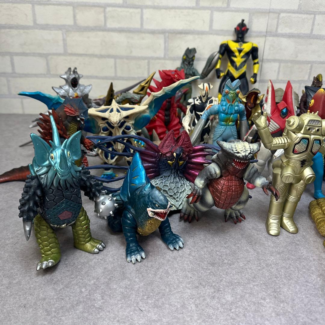 ウルトラマンシリーズ 怪獣 ソフビ おもちゃ 大量 まとめ 円谷プロ 約40体