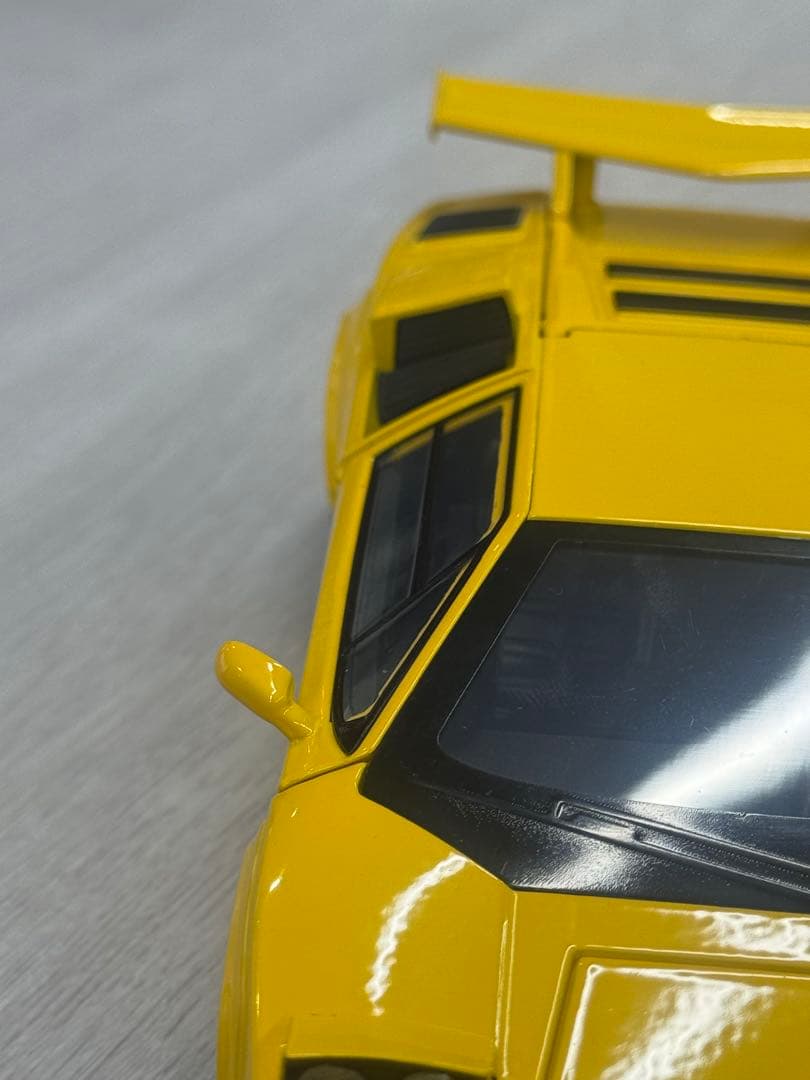 ランボルギーニ イエロー 1/24