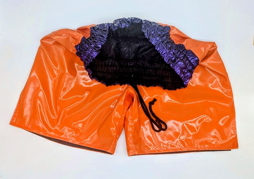 試合用に！SSサイズ（ジュニア又はレディース）エナメル生地のボクシングトランクス