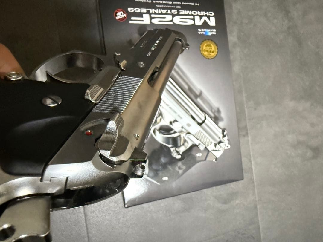 東京マルイ M92F クロームステンレス ガスガン　ガスブローバックガン