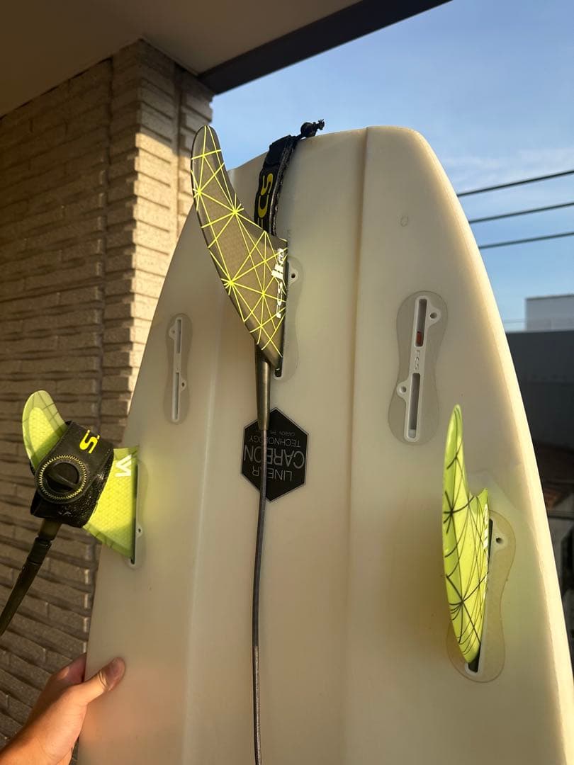 AGENCY サーフボード　リーシュ、フィン、ボードカバー、デッキパッド付き