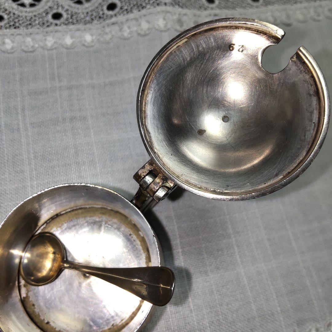 銀製小さなシュガー入れ