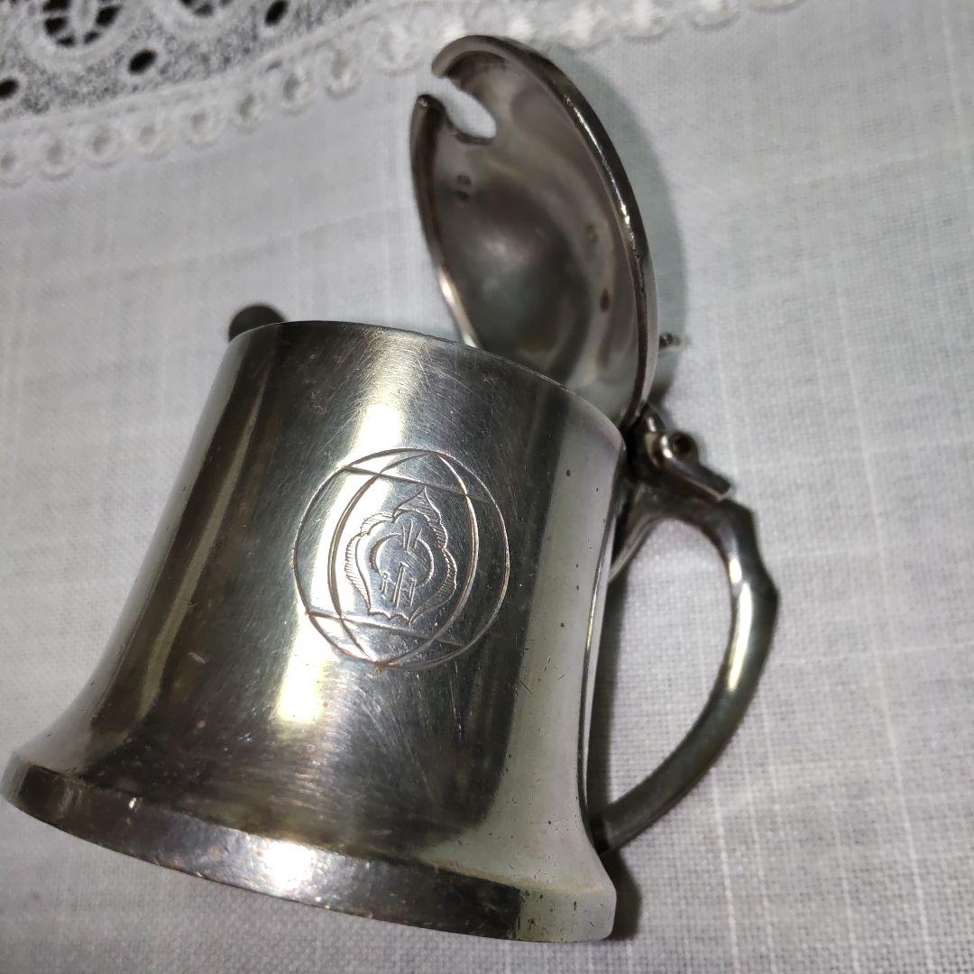 銀製小さなシュガー入れ