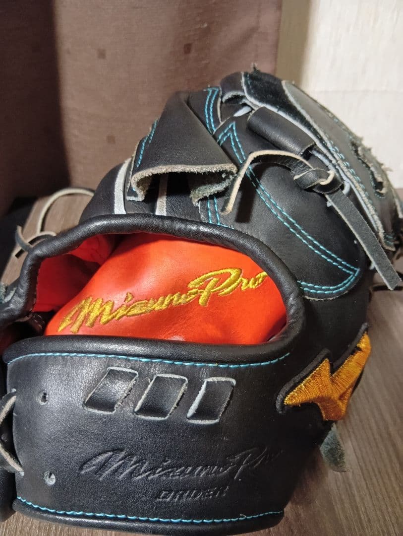 ミズノプロ硬式投手用グローブ 芳賀