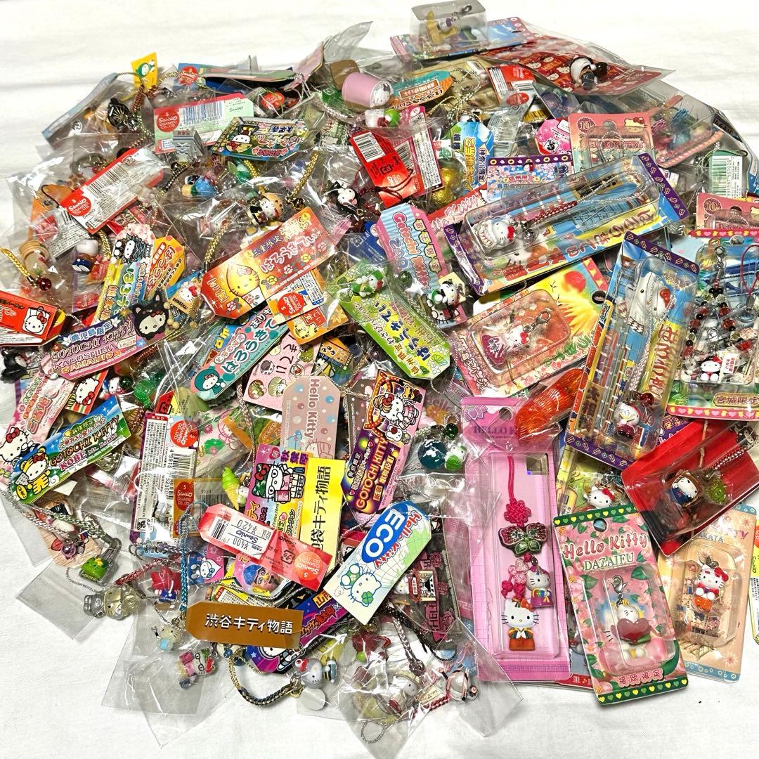 レア　サンリオ　ハローキティ　ご当地キティ　ストラップ　根付　297個まとめ売り