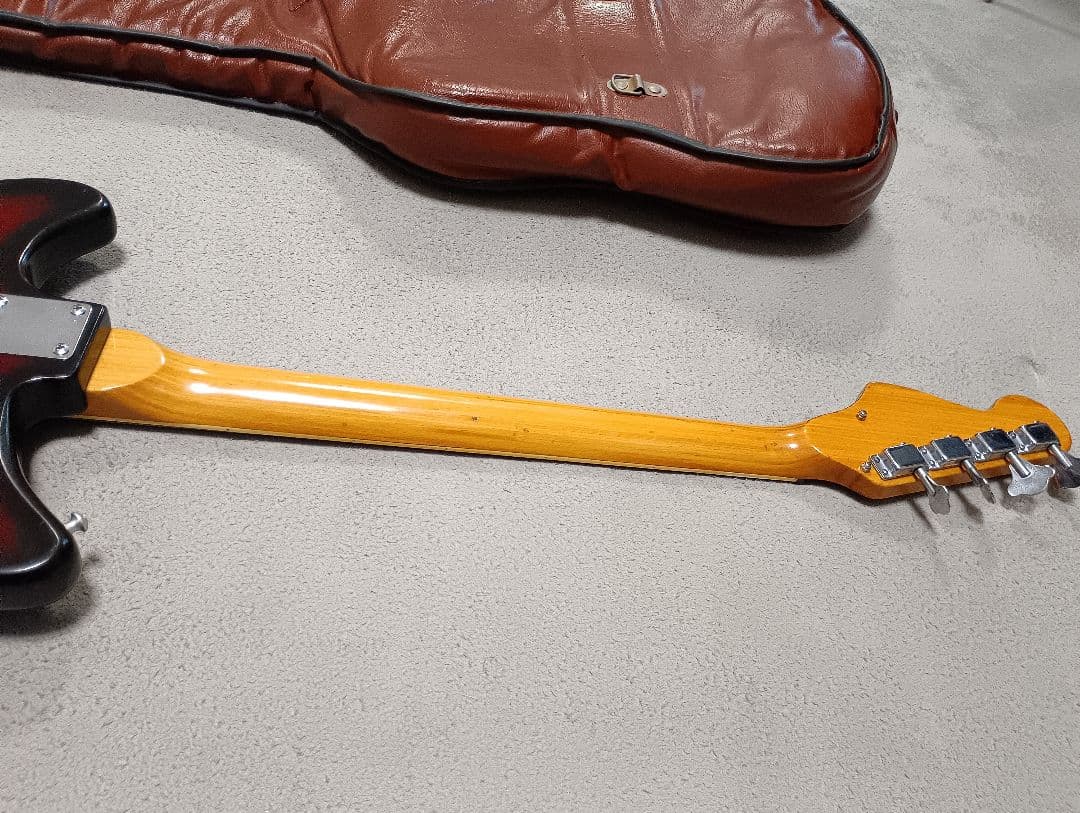 【メンテナンス済み 交換部品多数】Kawai カワイ エレキベース ケース付き