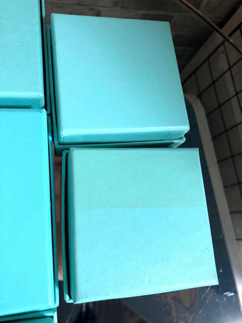 ESSENTIALS 様　ティファニー　ネックレス等アクセサリー箱　箱のみ