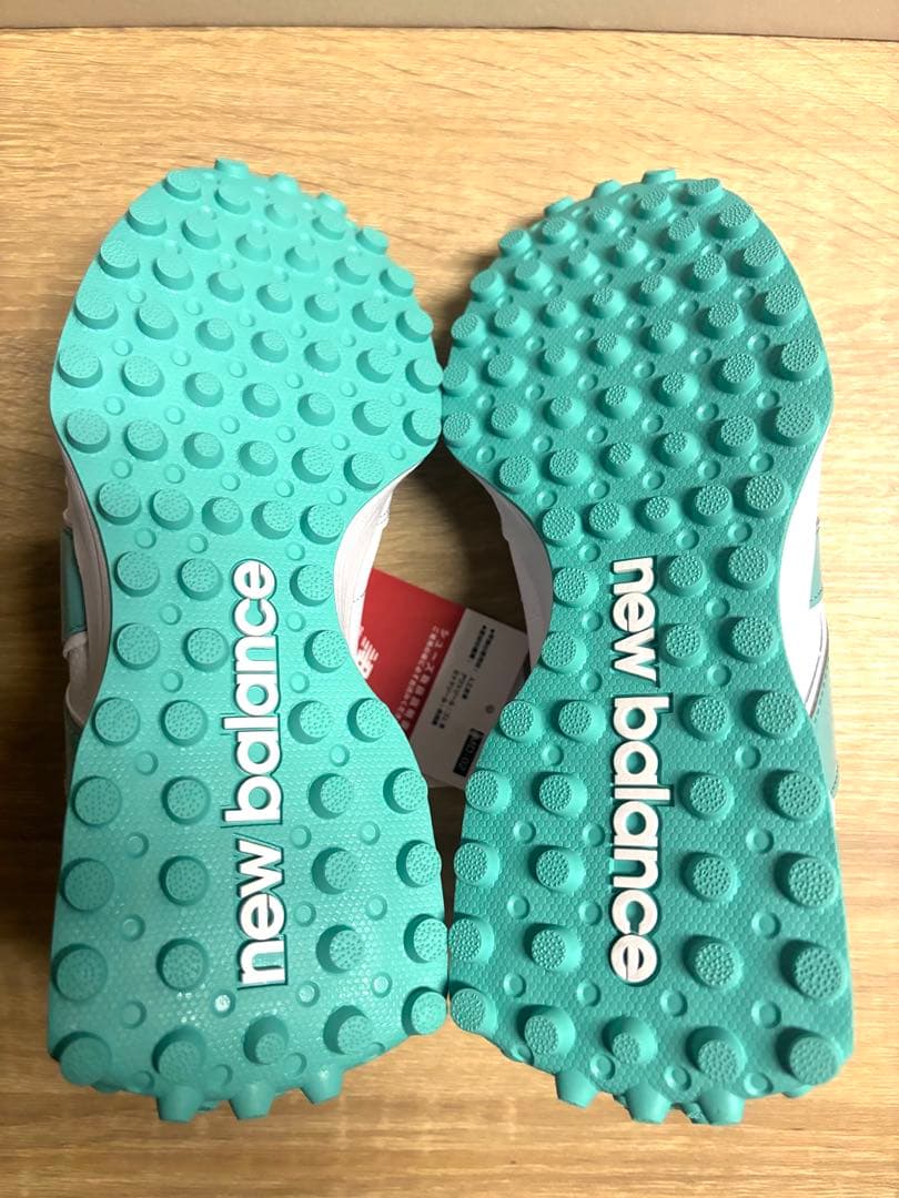 未使用 22.5cm D ニューバランスゴルフシューズ WGS327ACホワイト