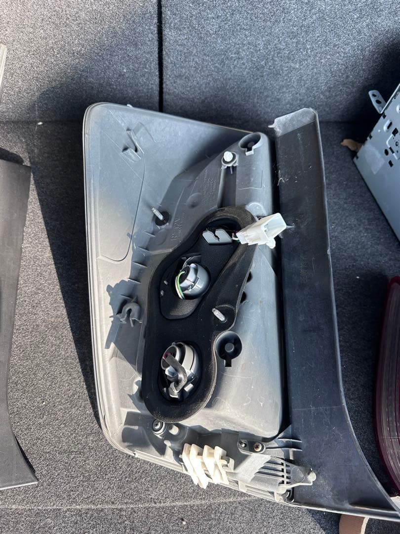 トヨタ　30後期　プリウス　テールランプ　右左セット