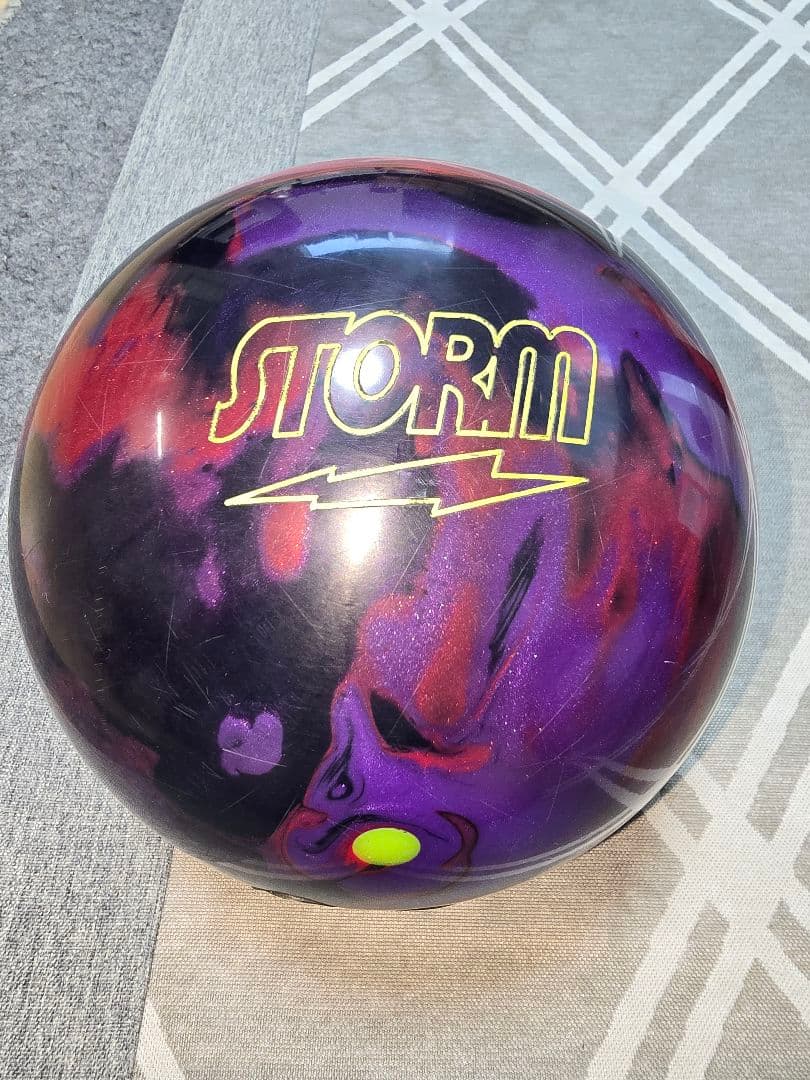 う*様 IDENTITY アイデンティティー　箱あり　１５ポンド　ボウリングボー