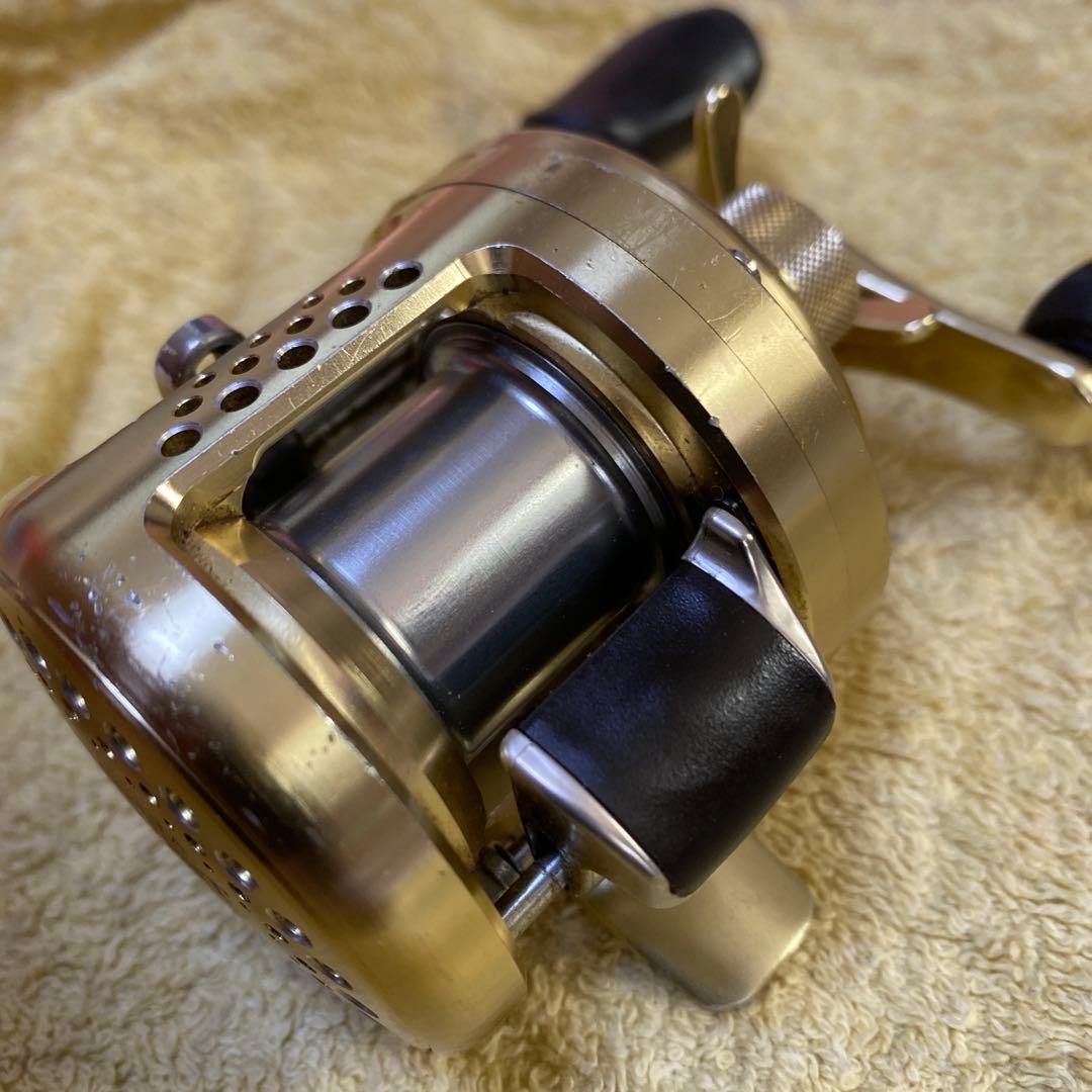 シマノ　カルカッタコンクエスト　50 シャロースプール付き　中古品