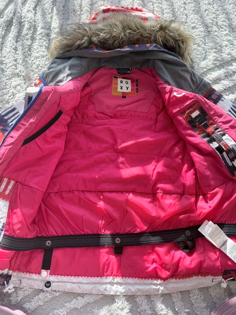 ROXY スノーボードウェア S 女性用　ニット柄