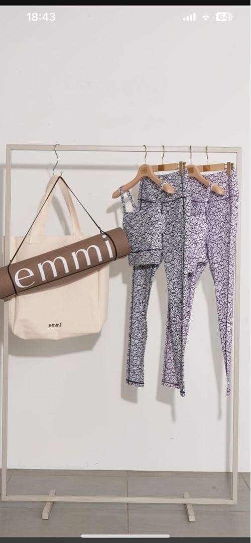 ゆきんこ　エミヨガ emmi 花柄ヨガウェアセット