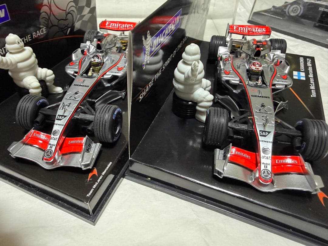 ミニチャンプス　マクラーレンMP4-21 ミシュランボックス2台　希少