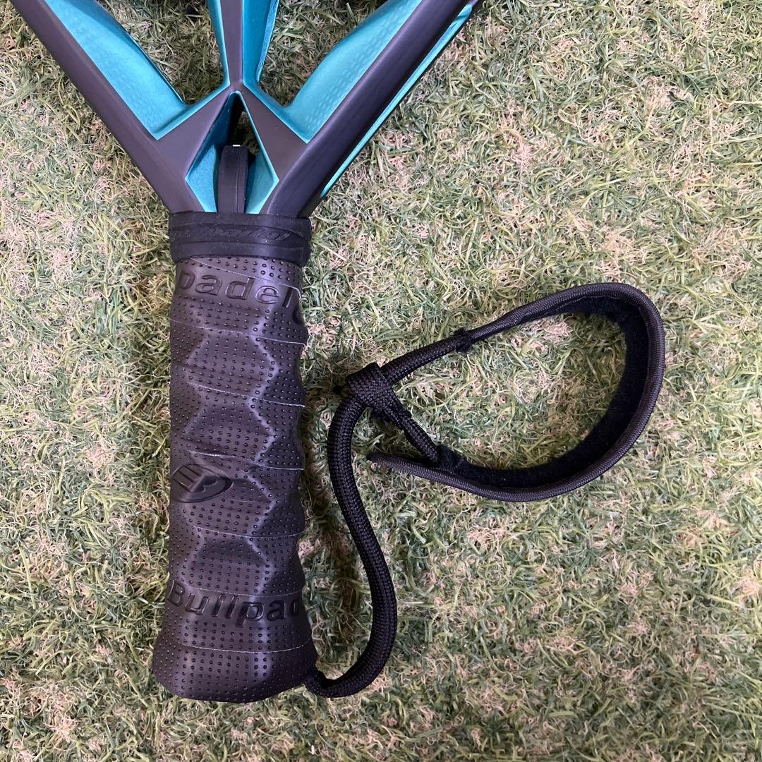 最終値下、Bullpadel HACK 04 Hybrid パデルラケット