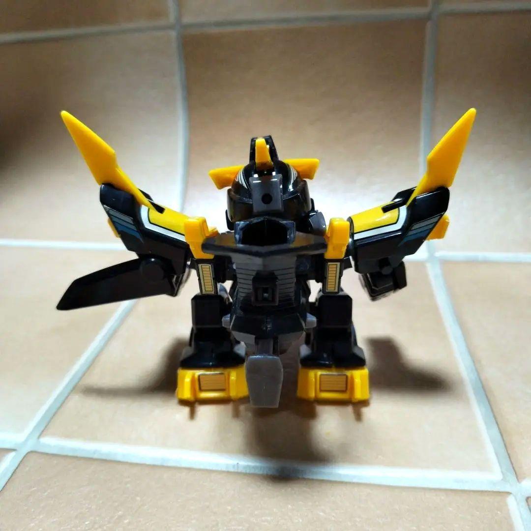 ビーダマン希少⭐B ビーダマン爆外伝⭐〈写真1.2枚目〉4体セット