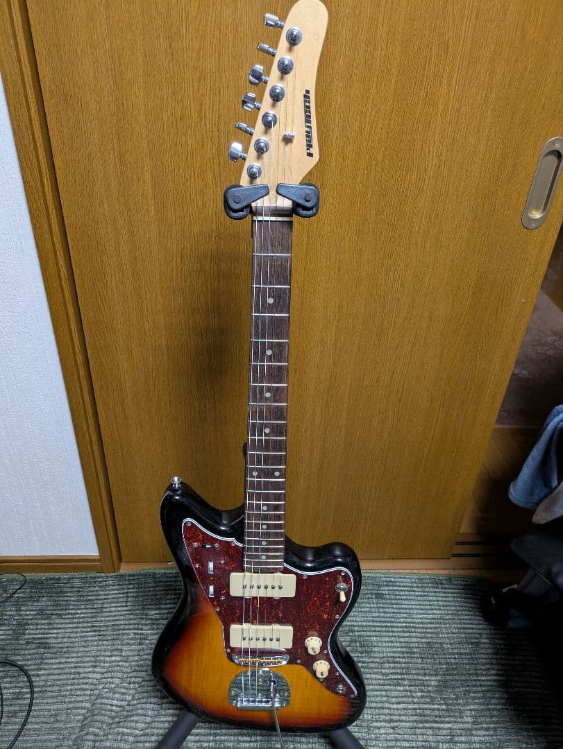 PLAYTECH　ジャズマスタータイプ　エレキギター