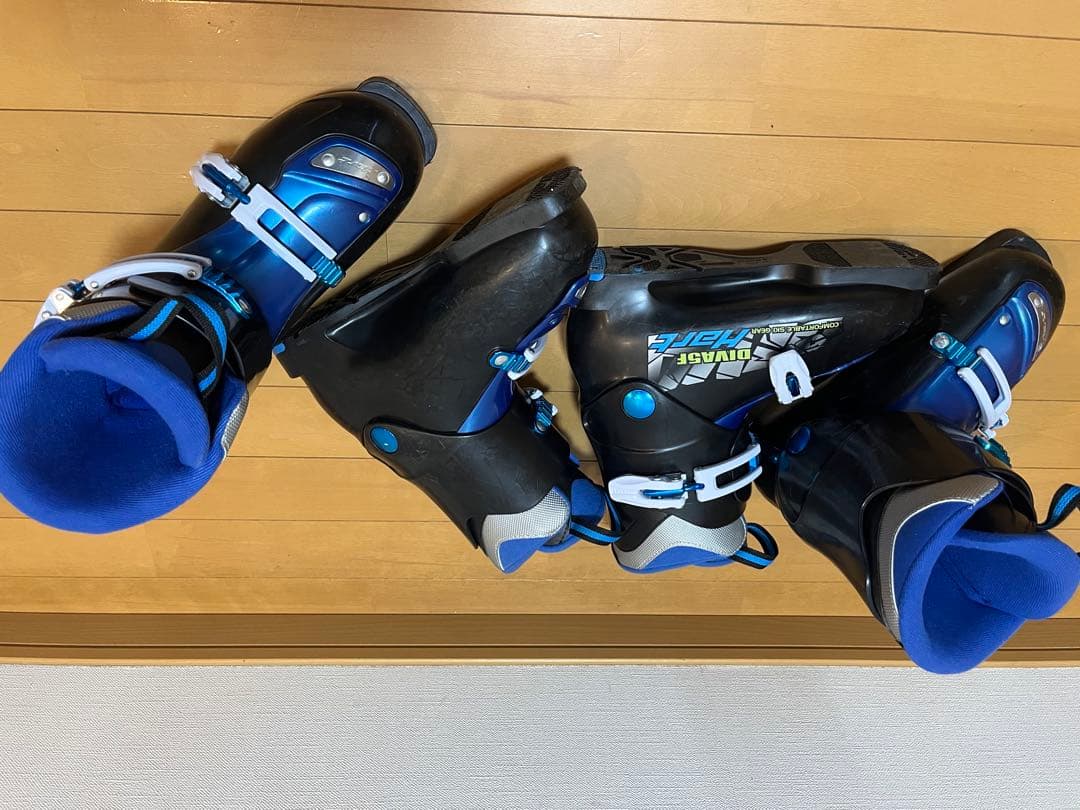 美品 ジュニア用スキー 板138cm 身長125〜145cmくらい ブーツ24