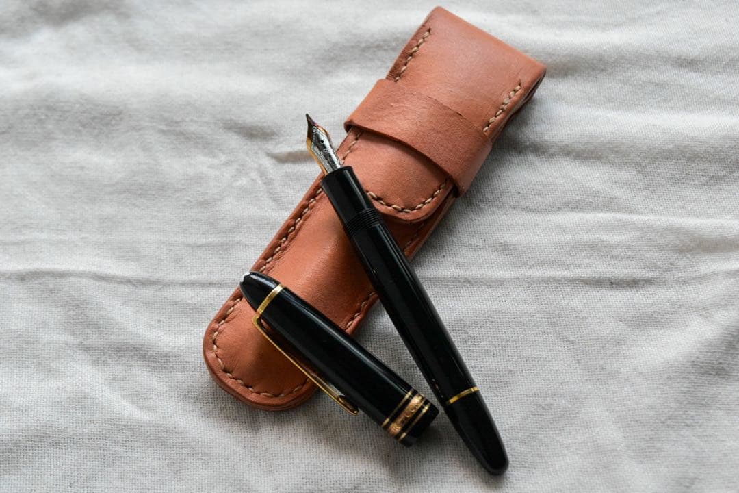 モンブラン　万年筆とレザーケース