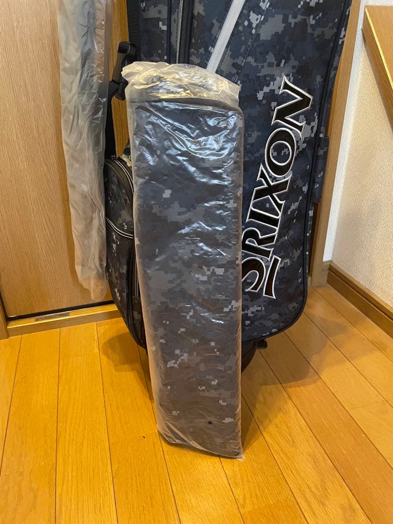 新品未使用 SRIXON スリクソンスタンド キャディバッグ迷彩 軽量カバー付き