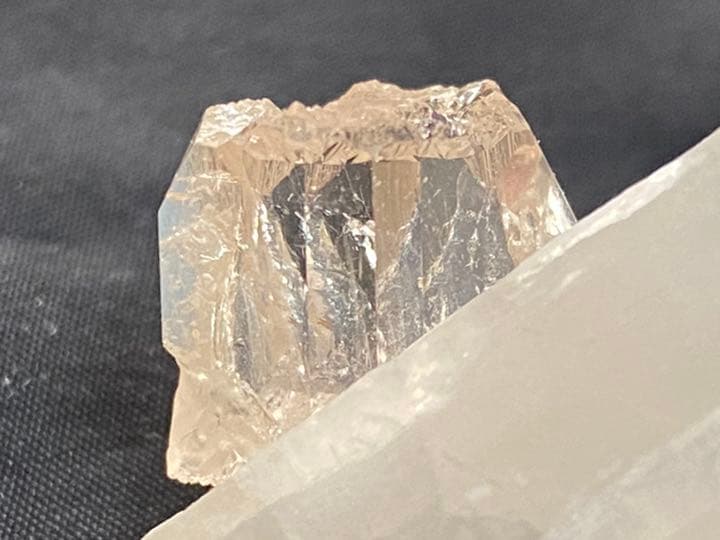 トパーズ　on 水晶　36.7g