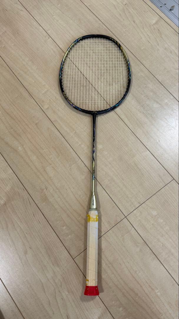 ラケット LI-NING AXFORCE100