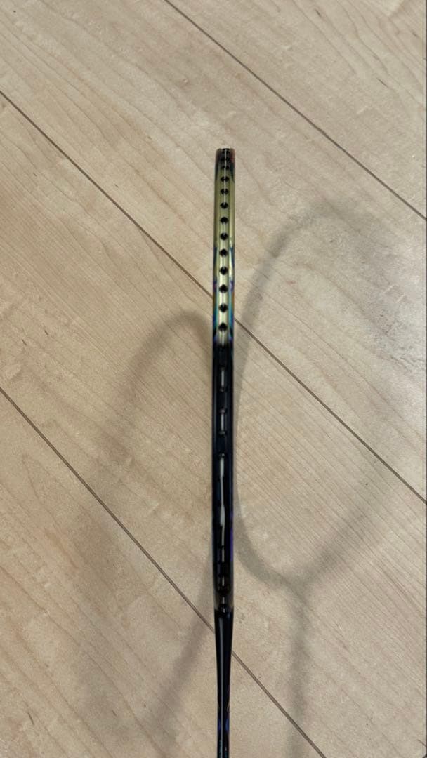 ラケット LI-NING AXFORCE100