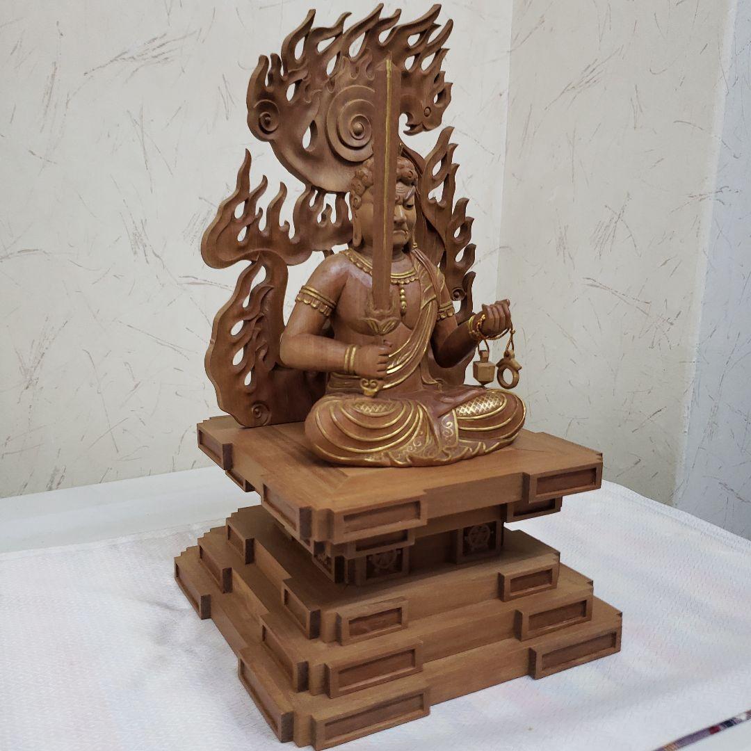 Ｂフライデー　魔除★アフリカ白檀 不動明王座像4寸 眼入・瑟瑟座★