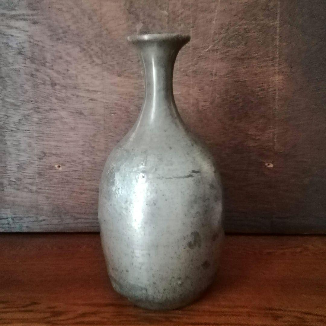 鈍い銀色　荒れた肌　枯れた錫の徳利　花活け　一輪挿し　江戸明治　水漏れあり