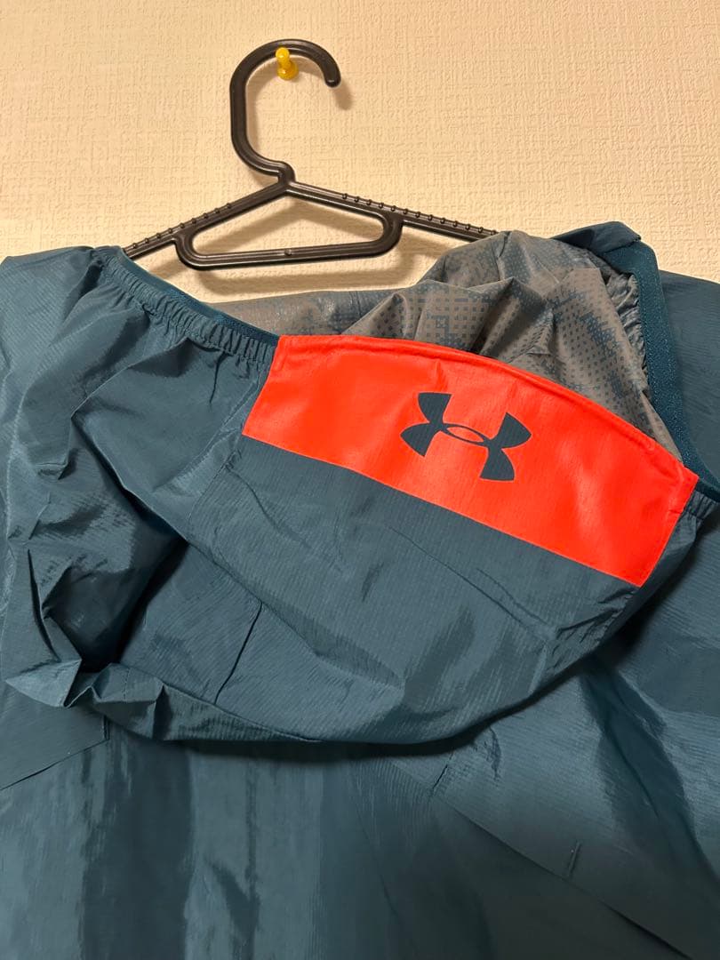 Under Armour ウィンドブレーカー メンズ　XL