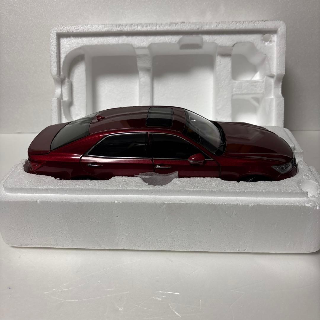 CROWN ワインレッド セダンモデル