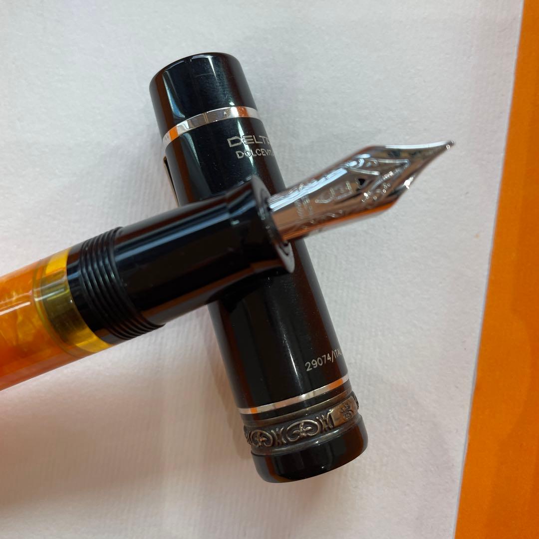 デルタ万年筆　ドルチェビータピストンフィリング