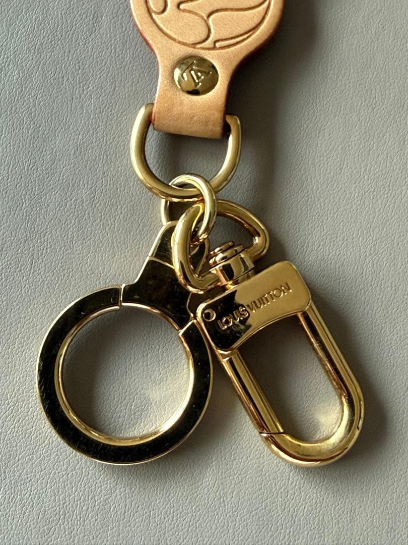 Louis Vuitton クマ型キーホルダー