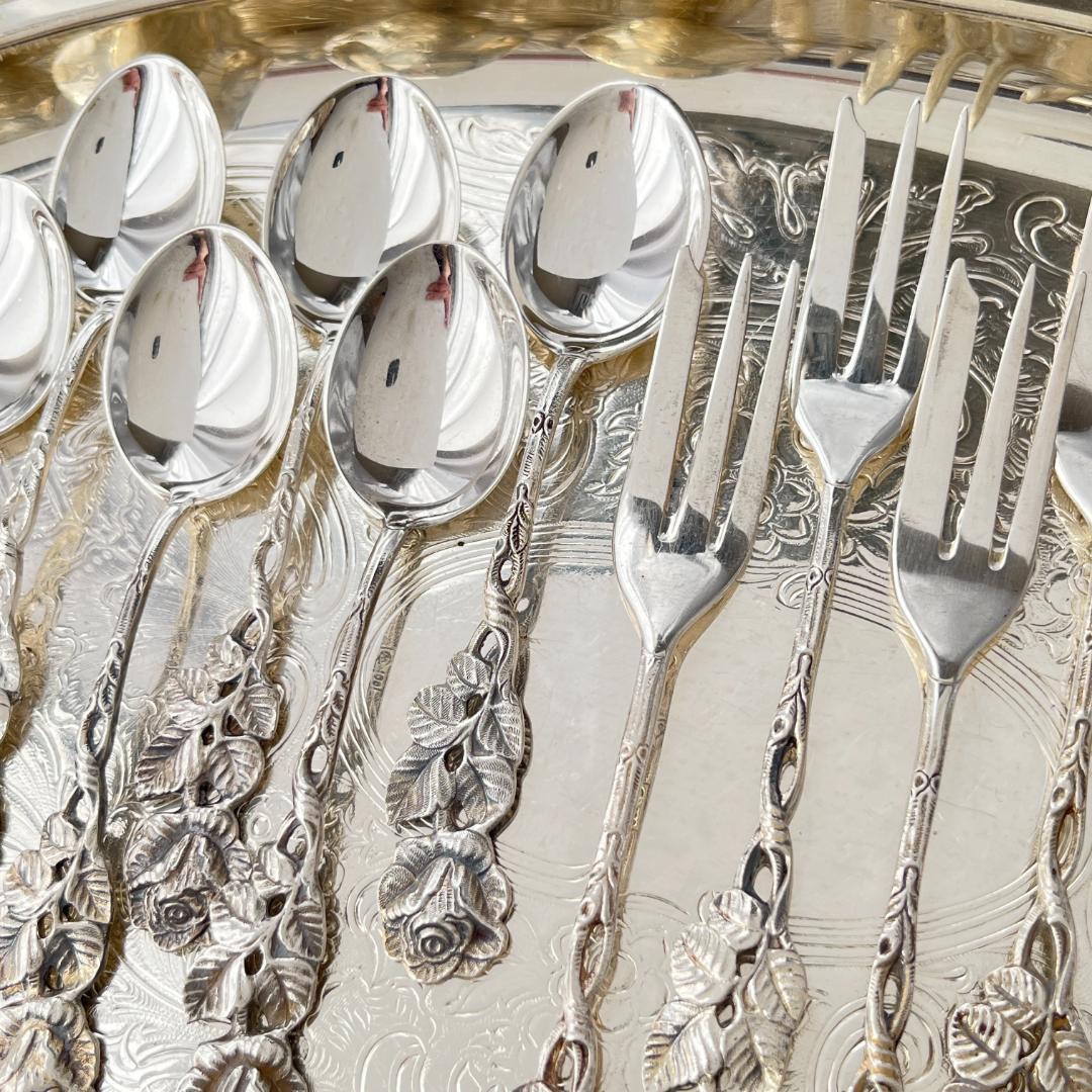 【Christoph Widmann】 ヒルデスハイムローズ 16本 薔薇