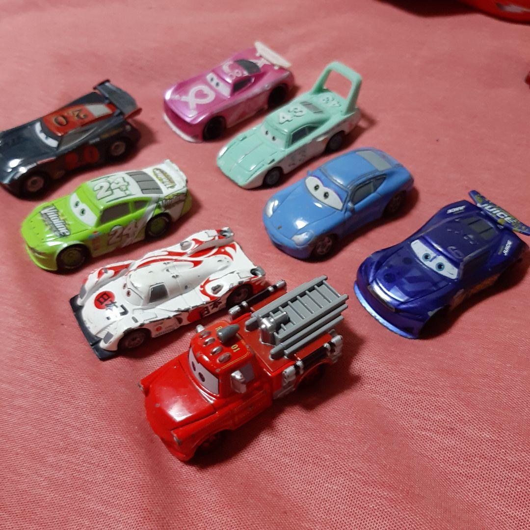 まとめ売り●トミカ　カーズミニカー&カーズトミカスピードウェイに変身マックィーン