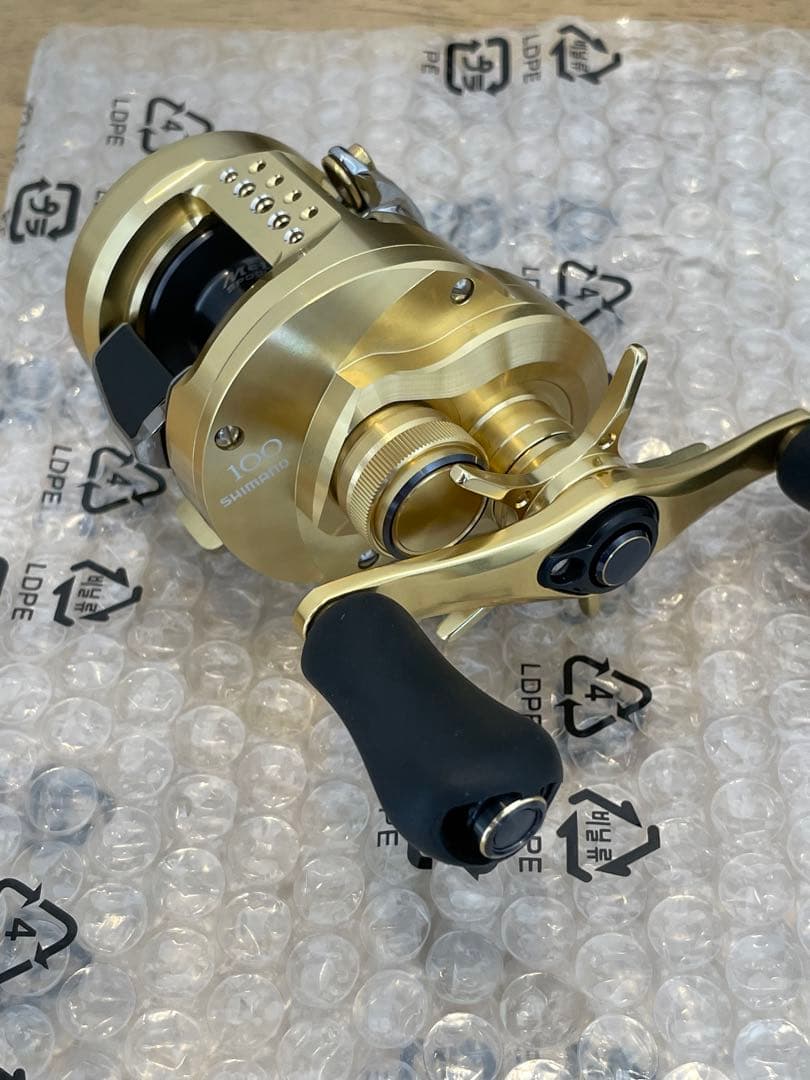 リール 21 CALCUTTA CONQUEST 100