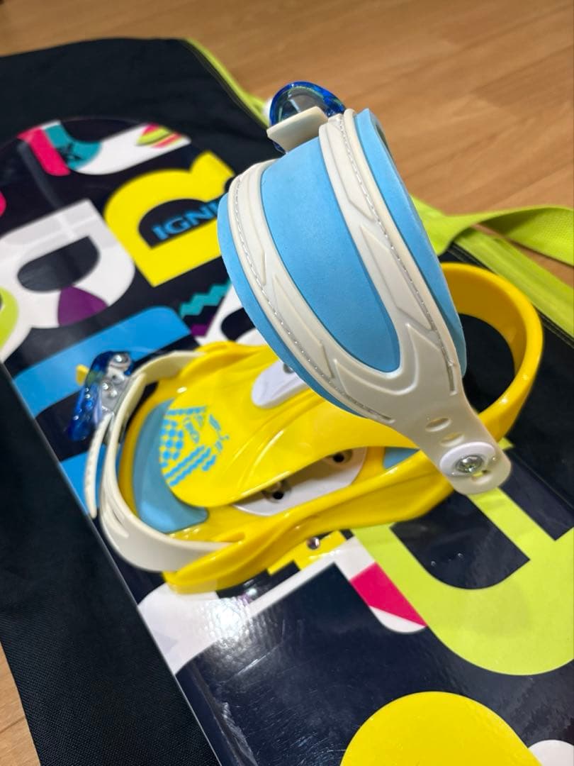 IGNITE マルチカラー スノーボード 130 バインディング付き