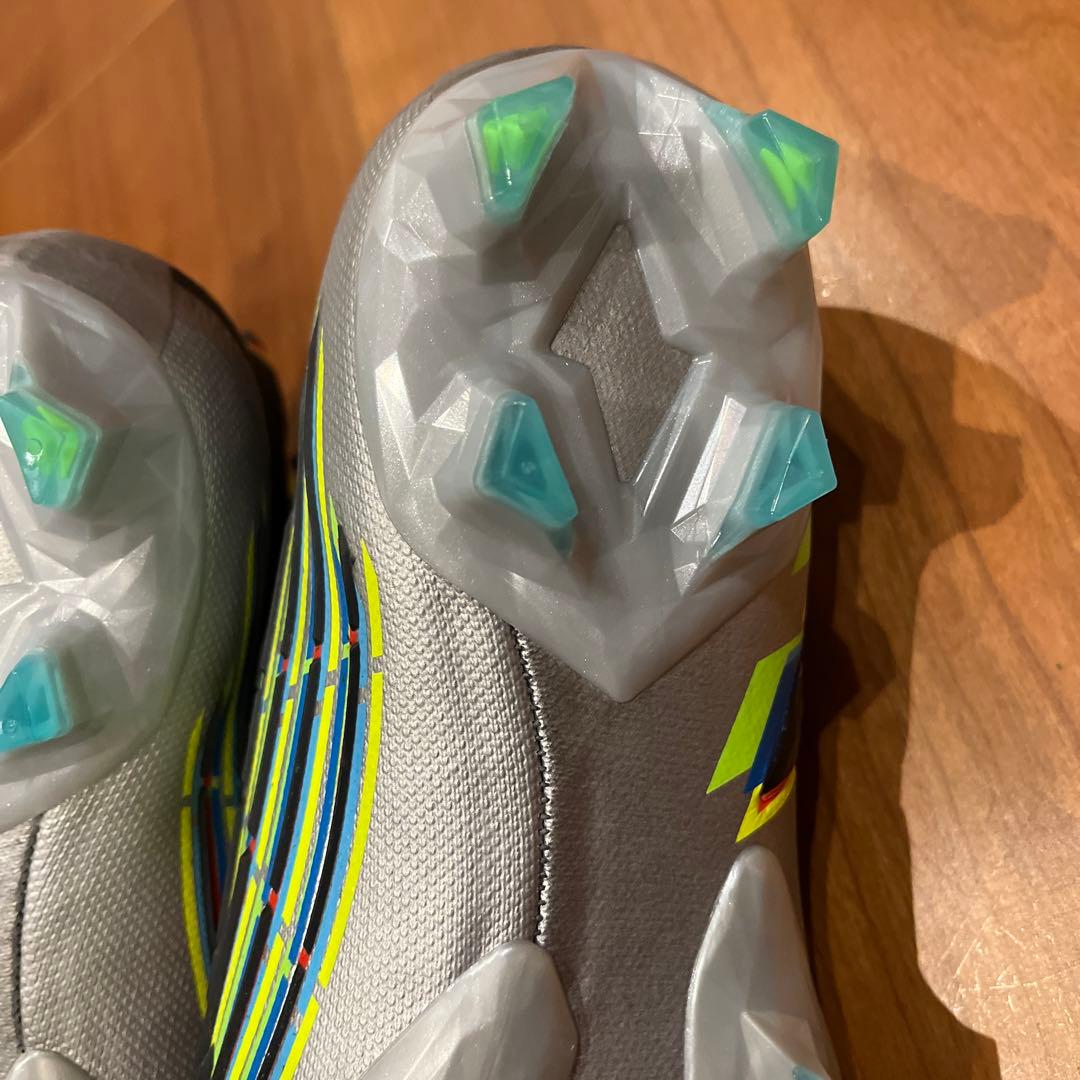 新品未使用アディダス　プレデター　25cmスパイク