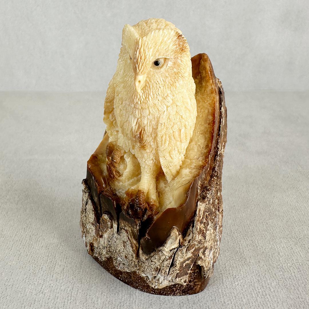 置根付　フクロウ 梟　セイウチ牙製　彫刻 　ミ10