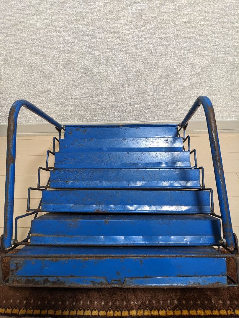 昭和レトロ　ブックスタンド　ブルー　昔、病院や床屋、喫茶店にありました