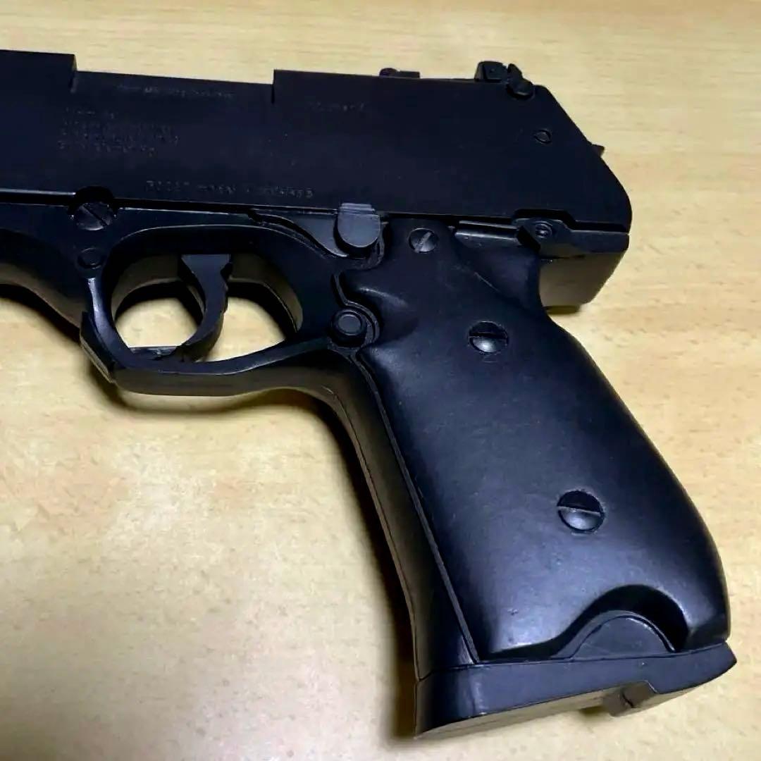 【未組立.ディスプレイモデル】アーカードの銃「ジャッカル」対化物戦闘用13mm