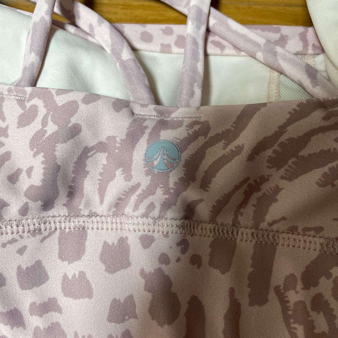 sukala 　Mサイズ　未使用　 ピンク系アニマルプリント ヨガウェア セット