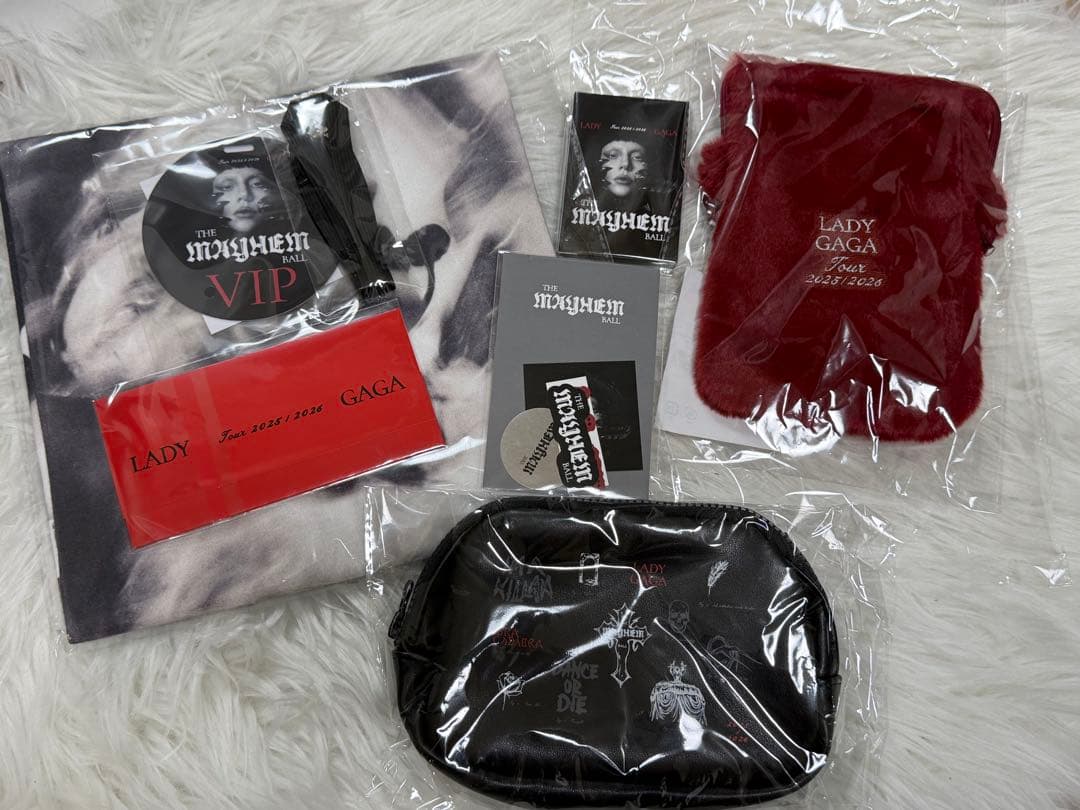 Lady Gaga The MAYHEM Ball VIP GOLD グッズ全種