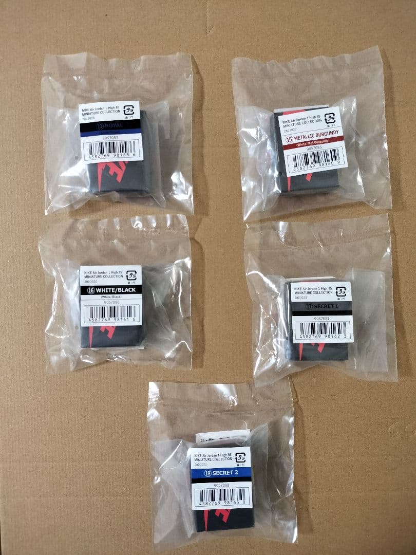 オンライン版NIKE Air Jordan MINIATURE 全18種 コンプ