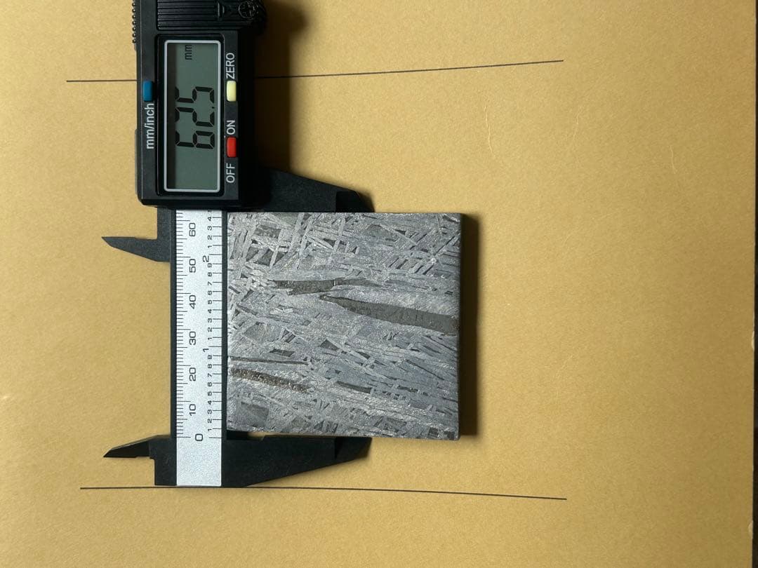 も*も様 アルタイ鉄隕石　パワーストーン 美しいスクエアシェイプ　約229.15