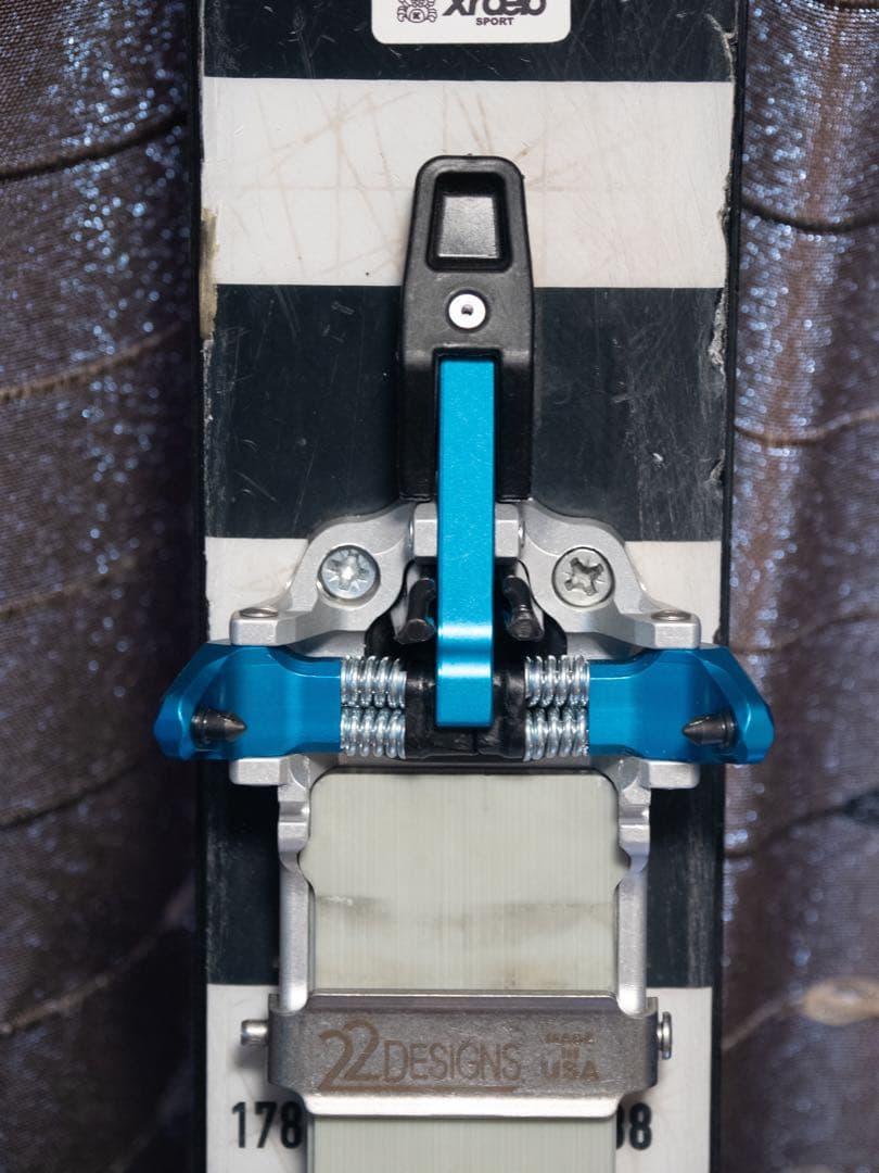 22 Designs LYNX 新品トゥーピース　2023年製 ラージサイズ