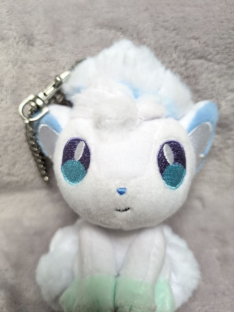 ポケモンセンター限定 アローラロコン チャーム付きマスコット