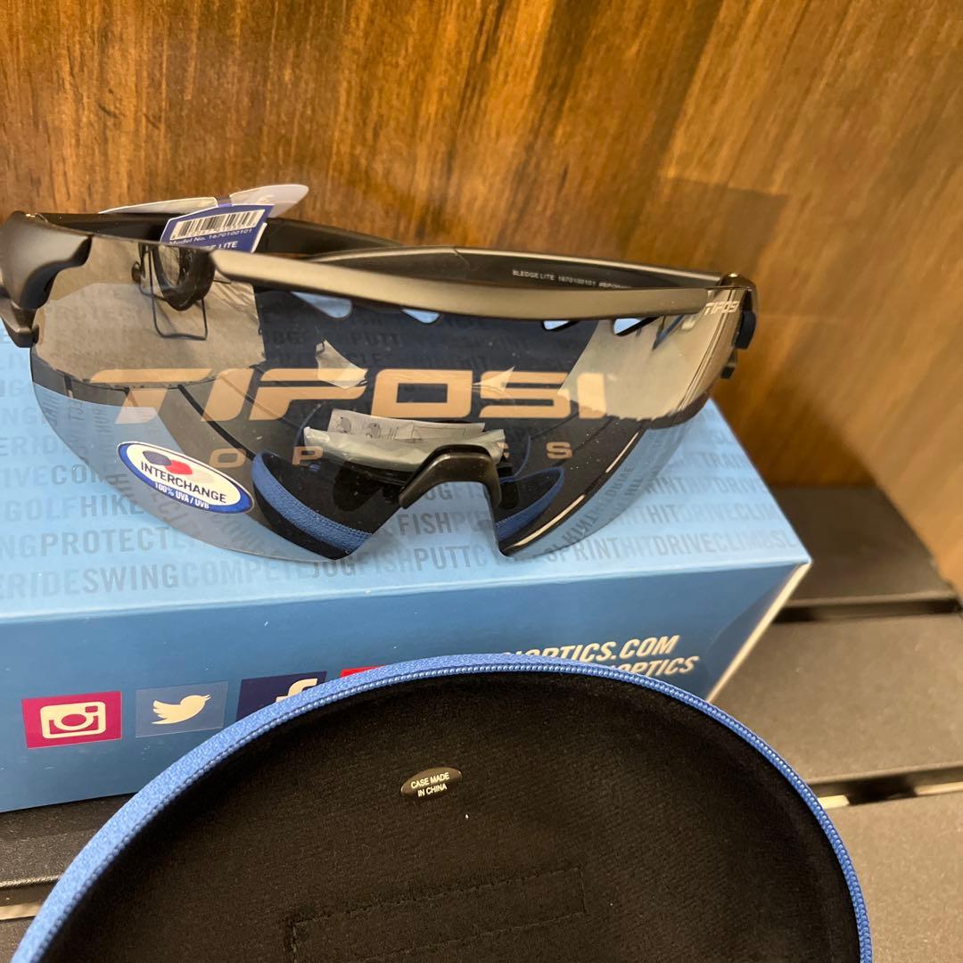Tifosi Sledge Lite サングラス 3枚レンズ